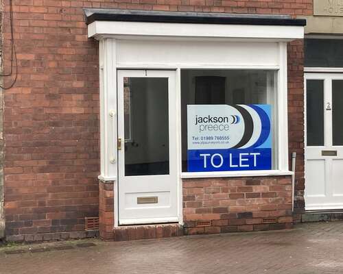 TO LET RETAIL/OFFICE/TREATMENT SPACE - 1 Mill House, Brookend Street, Ross on Wye HR9 7EE